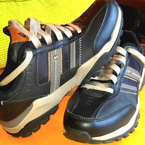 Skechers Hendrick-Delwood Mens Casual Relaxed Fit Athletic Shoe very nice! New! - Picture 2 of 10